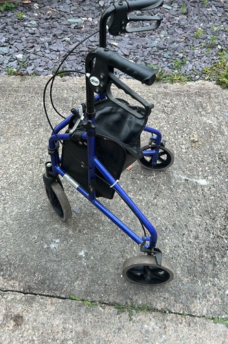 Drive wheel rollator tri - drive,