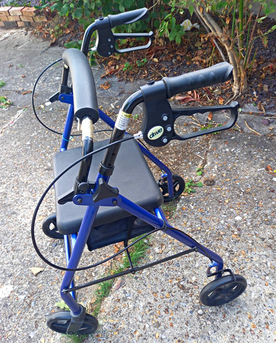 💕Ultra lightweight rollator