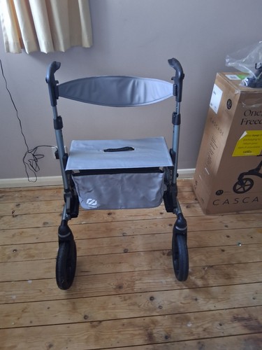 Walker rollator with seat - walker,