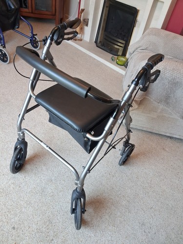 Wheel rollator walker with - rollator,