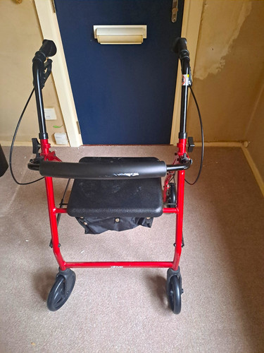Red black wheel rollator - &, 4-wheel